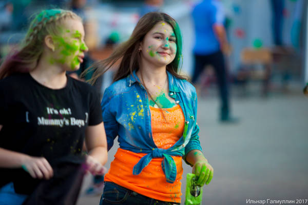 Фестиваль красок на День Города (Фото Ильнара Галиуллина)
